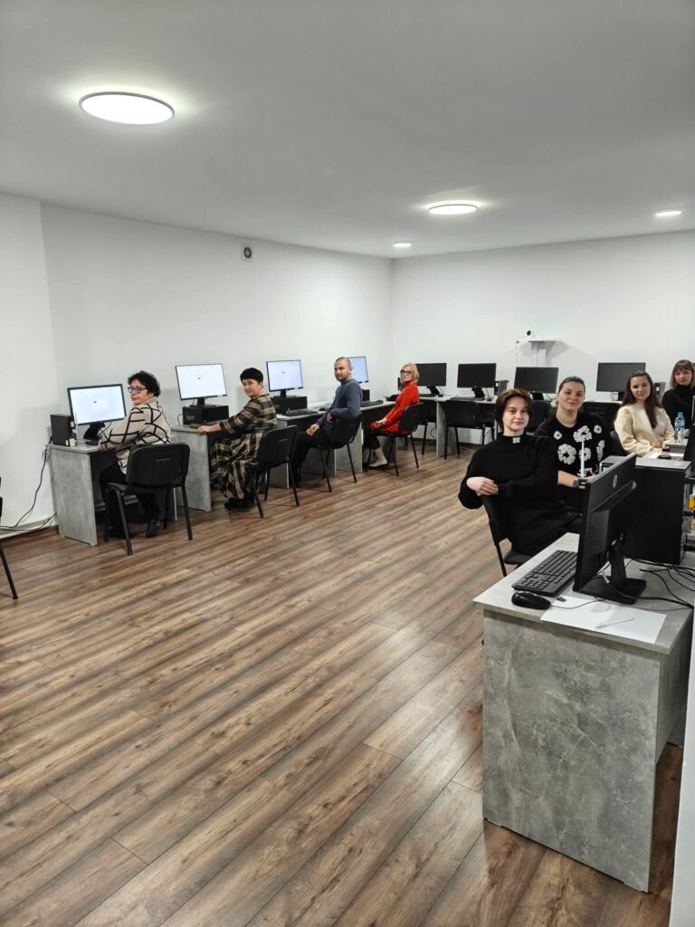 Студенти спеціальності «Публічне управління та адміністрування» проходять ЄДКІ